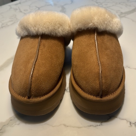 UGG Women’s Disquette Suede Slipper Size 9 - Picture 2 of 8